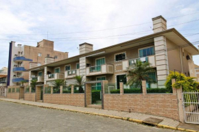1018 Residencial Palmeiras no centro de Bombinhas, Bombinhas